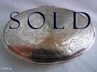 CHINOISERIE ENGRAVED OVAL SILVER SNUFF BOX
