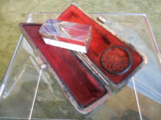 Kit holds Seal & Red Wax
