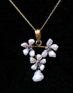 NECKLACES and PENDANTS, Lavalieres, Lockets, Charms and Convertible Pendant-Pins