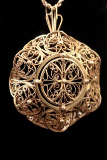 NECKLACES and PENDANTS, Lavalieres, Lockets, Charms and Convertible Pendant-Pins