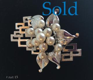 CULTURED PEARLS modernist brooch / pendant / slide