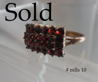 Bohemian Garnets Rectangular Top Ring