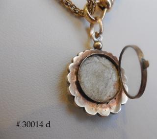 Locket window opens on back