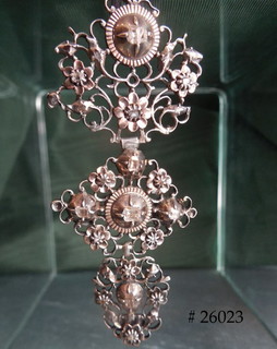 TABLE CUT DIAMONDS Three-tier "La Jeanette" pendant