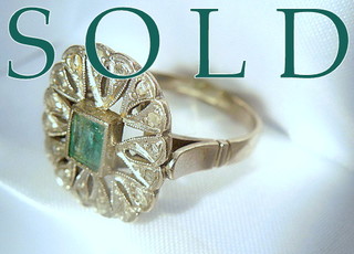 EMERALD "Baroque Ruflfe" ('Flower Petal - Hearts)  Ring with Sixteen Lasque/Rose Cut Diamonds