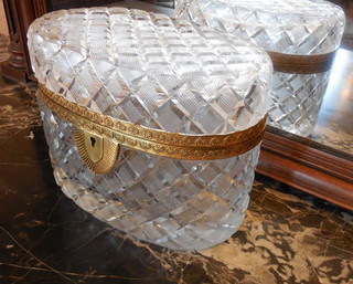 FINE CUT LEAD CRYSTAL GLASS AND ORMOLU JEWEL COFFER