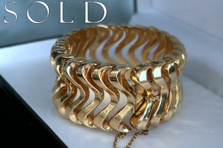 "SERPENTINE LINKS" WIDE SEMI-RIGID CUFF BRACELET, 18K