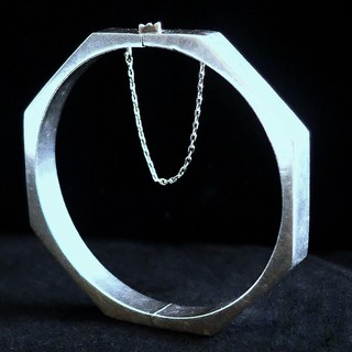 MODERNIST PANELED "invisible hinge" bangle