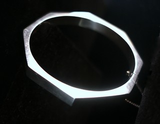 MODERNIST PANELED "invisible hinge" bangle