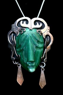 FACE OF A MAYAN / AZTEC RULER Mexican Sterling & Carved Green Stone Pendant Brooch