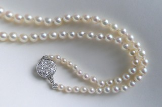 FINE AKOYA SALTWATER CULTURED PEARLS, 17"  with DIAMOND CLUSTER CLASP