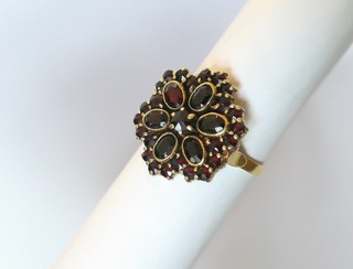 BOHEMIAN GARNETS IN 14K GOLD RING