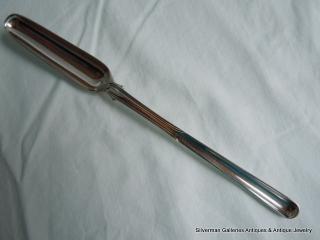 view showing inside of the small and larger scoops
