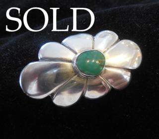 TURQUOISE IN EIGHT PETALS Silver Concha Brooch