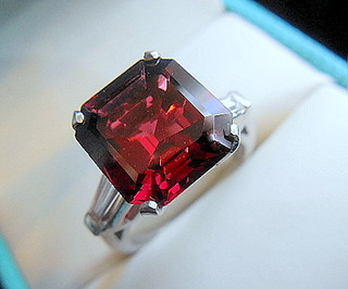 SIX CARATS EXTRA FINE NATURAL RED SPINEL  (historically called "Balas Ruby", the gem that made ruby famous)