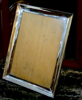 "Le Trianon Habana" (Cuba) Sterling Silver large easel-back photo frame
