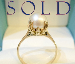 UNDRILLED SINGLE PEARL Solitaire 18k Ring