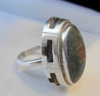 "CRENELATED GALLERY" Mid-Century Mexican Sterling Ring