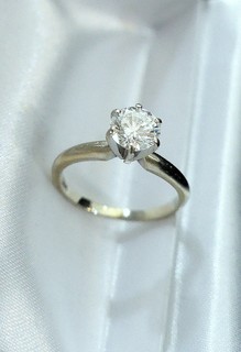 3/4 CARAT DIAMOND SOLITAIRE in 6 prongs