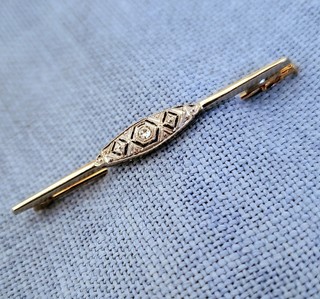 Perfection in Miniature : Edwardian Diamond Bar Pin